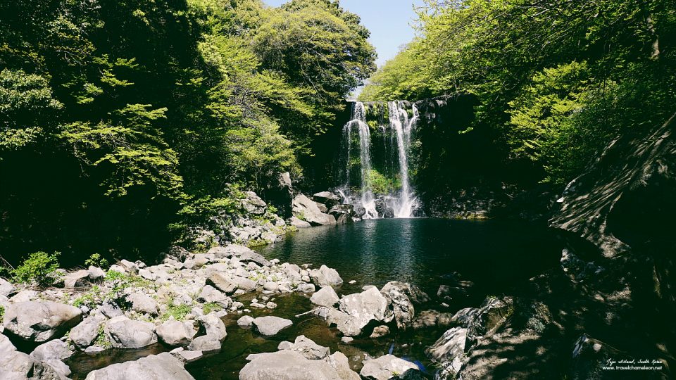 The second level of Cheonjeyeon waterfall.